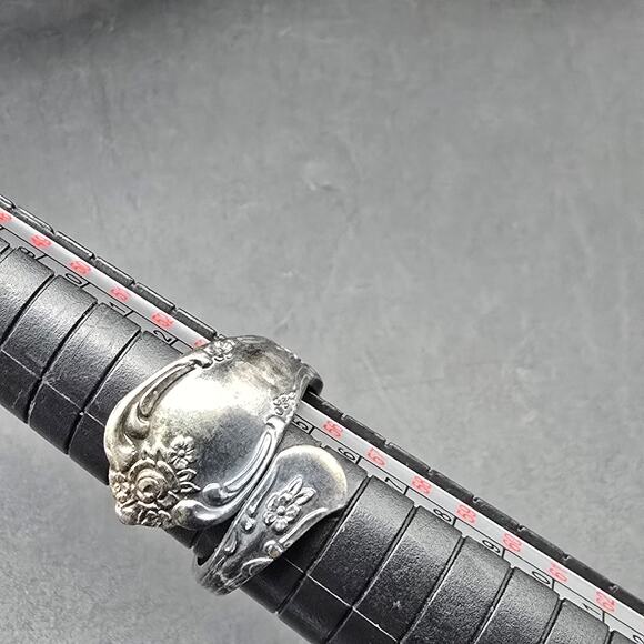 WMA Rogers Oneida Silver Plated Spoon Ring Size 7.25 - Picture 2 of 7